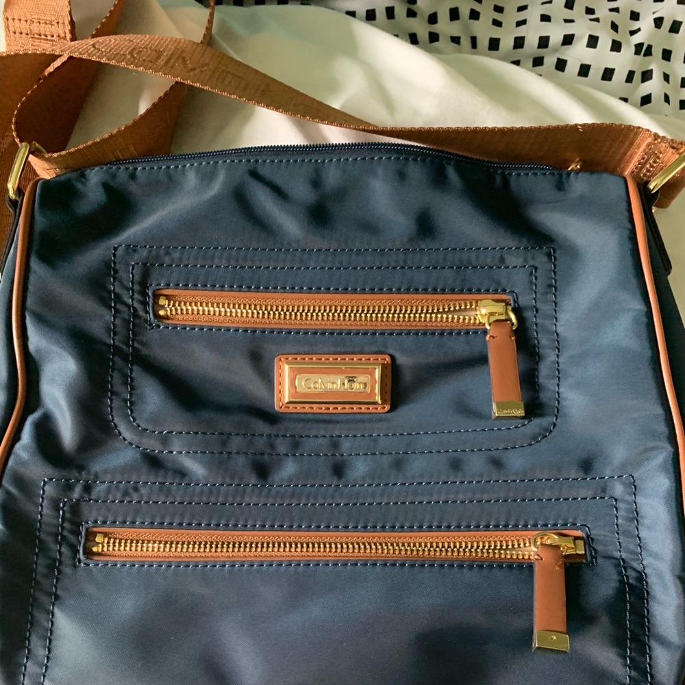 Cute Calvin Klein crossbody!